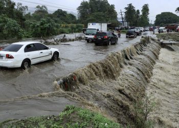 Políticos en Honduras: Fiesta en el Distrito Central mientras el Valle de Sula sufre inundaciones