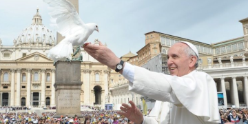 El Papa Francisco no reemplaza la Navidad por la «Fiesta de la Paz»