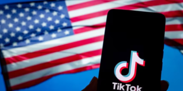 TikTok Regresa a Estados Unidos: Una Victoria para Creadores de Contenido y un Movimiento Político Estratégico