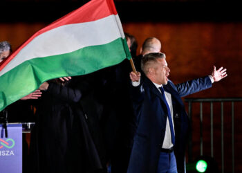Hungría rechaza a Orbán tras 16 años de gobierno nacionalista