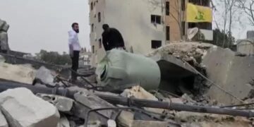 Líbano: civiles regresan a sus hogares en busca de lo que quedó