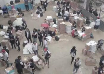 Perú: Fujimori y Sánchez lideran conteo mientras crece tensión electoral