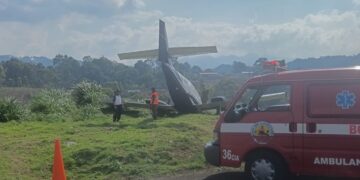 Avioneta se sale de pista en aeródromo de Cobán sin víctimas