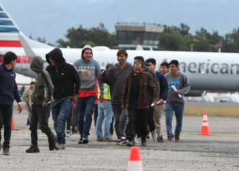 Contraloría denuncia exposición de datos de 38 mil migrantes en Guatemala