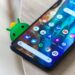 Google transforma Android con diseño translúcido en competencia con Apple