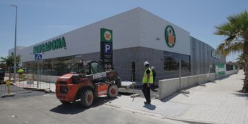 Mercadona abre gigantesco supermercado de 4.500 m² en España