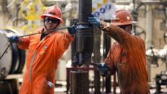 México importa más del 50% de su gasolina pese a ser potencia petrolera