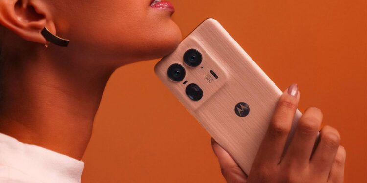 Motorola acelera Android 17 en sus móviles de gama media
