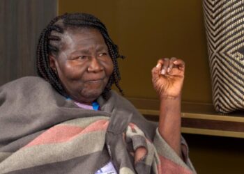 Poeta afrocolombia rompe barrera histórica en Academia de la Lengua