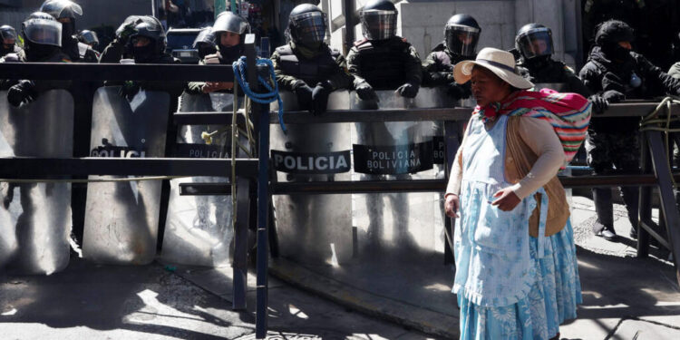 Bolivia enfrenta crisis humanitaria por bloqueos que ya dejan 5 muertos