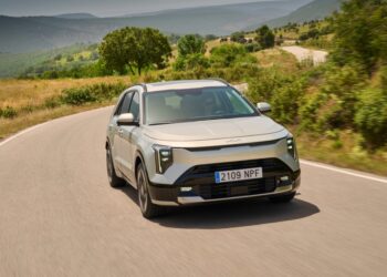 Kia Niro abandona versión eléctrica y apuesta solo por híbrida
