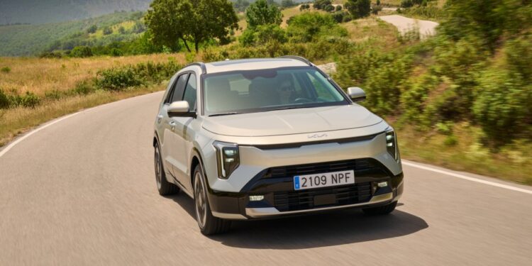 Kia Niro abandona versión eléctrica y apuesta solo por híbrida