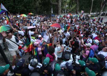 Marcha por la diversidad sexual se realiza en Antigua Guatemala