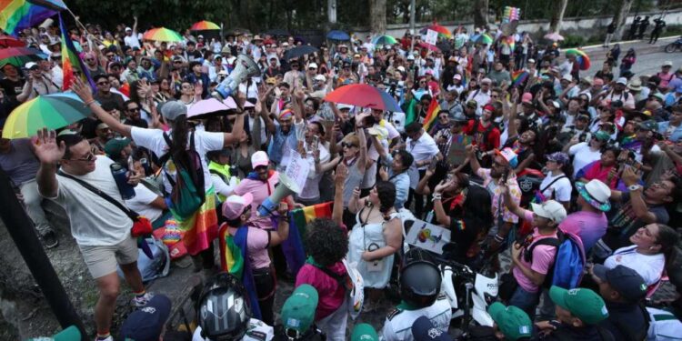 Marcha por la diversidad sexual se realiza en Antigua Guatemala