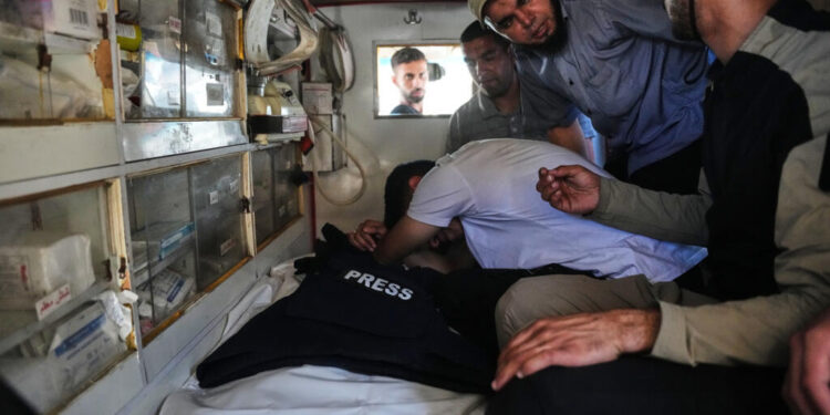 Muere camarógrafo de Al Jazeera en ataque en Gaza
