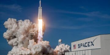SpaceX rompe récord: empresa de Musk entra a bolsa con valuación histórica