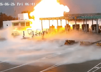 Explosión de camión con gas en India deja 5 muertos