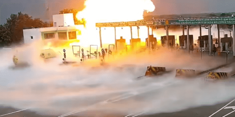 Explosión de camión con gas en India deja 5 muertos