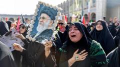 Irán despide a su líder supremo entre tensiones regionales