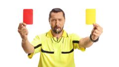 La historia detrás de las tarjetas roja y amarilla del fútbol