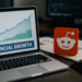 Reddit crece financieramente pero enfrenta dudas sobre su futuro con IA