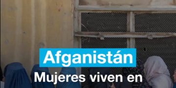 Afganas enfrentan crisis humanitaria cinco años después del colapso de Kabul