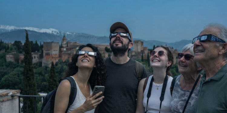 Alerta: Retiran gafas para eclipse a última hora por riesgo ocular