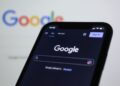 Google reestructura su división de IA para competir con rivales
