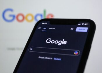 Google reestructura su división de IA para competir con rivales