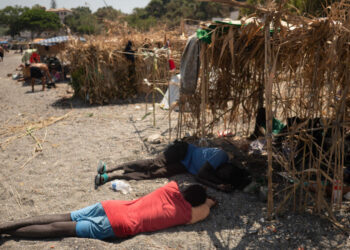 Miles de migrantes esperan en Ceuta su futuro en Europa