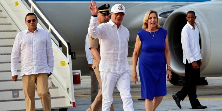 Petro llega a Cuba en su último viaje como presidente colombiano