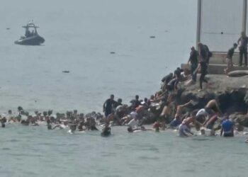 Redes sociales promueven cruces masivos de Marruecos a España