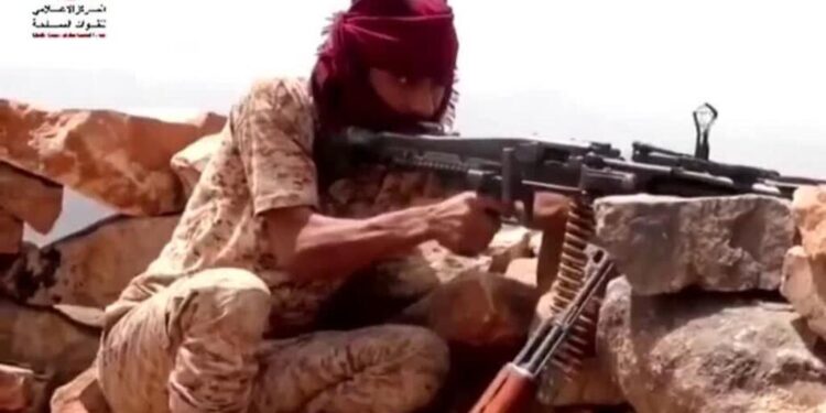Hutíes intensifican ofensiva contra Arabia Saudita en plena crisis regional