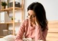 Por qué las mujeres sufren más migrañas: hormona, estrés y falta de sueño