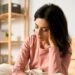 Por qué las mujeres sufren más migrañas: hormona, estrés y falta de sueño