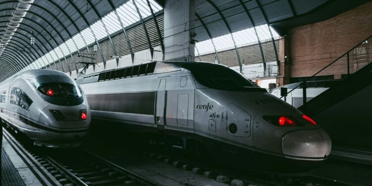 Tragedia ferroviaria en España: lección sobre infraestructura obsoleta para Centroamérica